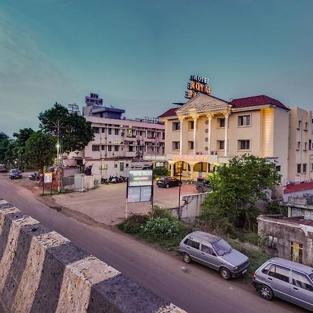 Hotel Royal Palace Karād Esterno foto
