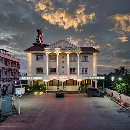 Hotel Royal Palace Karād Esterno foto