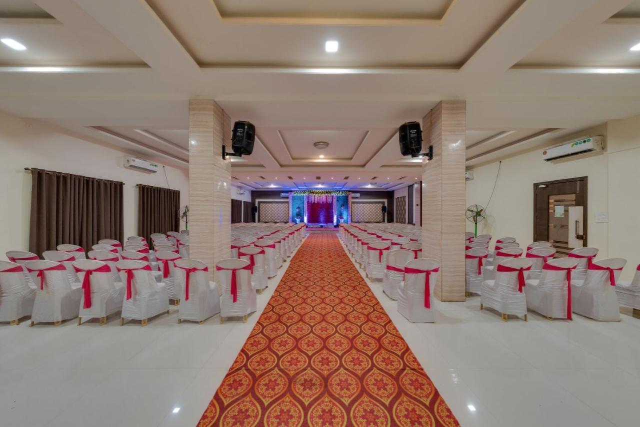 Hotel Royal Palace Karād Esterno foto