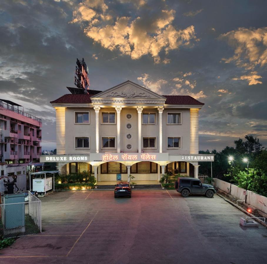 Hotel Royal Palace Karād Esterno foto